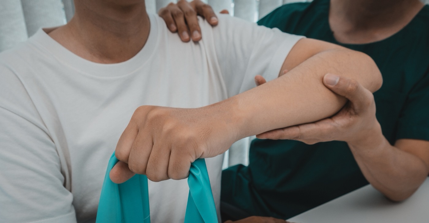 Uncovering the Hidden Perks of Manual Physical Therapy: Wellness, Laughter, and Empowerment